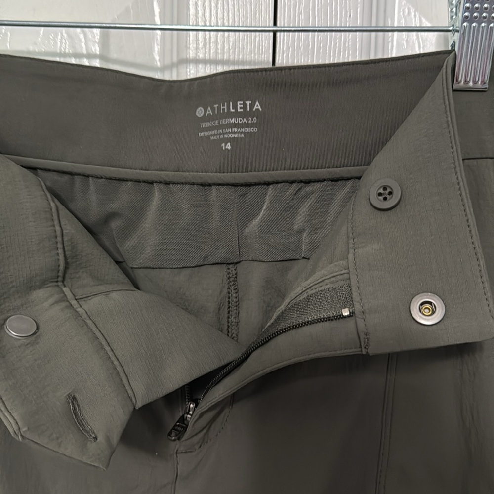 Athleta Trekkie Bermuda 2.0 - Picture 5 of 5